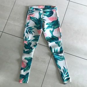 Billabong 1mm neoprene wetsuit leggings